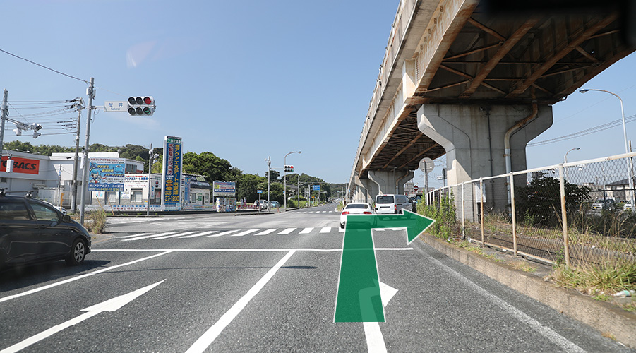 富津岬方面を目指して桜井交差点の信号を右折する。